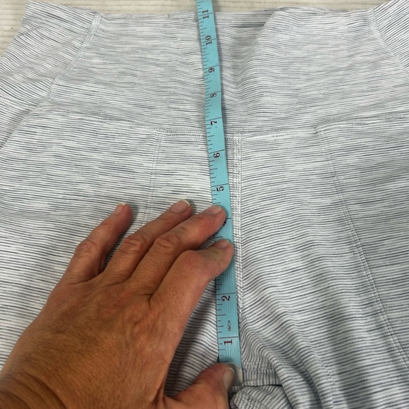 Lululemon Athletica Light Gray white High Rise Wide-Leg Yoga Workout Pants SZ 8 - Picture 9 of 12